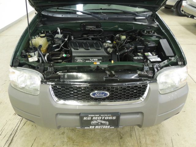 2002 Ford Escape 2008 Toyota LE