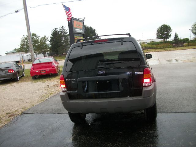 2002 Ford Escape 2008 Toyota LE