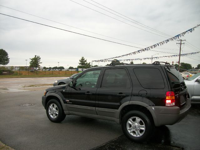 2002 Ford Escape 2008 Toyota LE