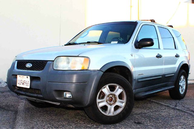 2002 Ford Escape 2008 Toyota LE