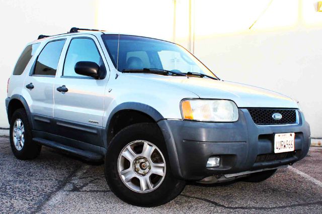 2002 Ford Escape 2008 Toyota LE