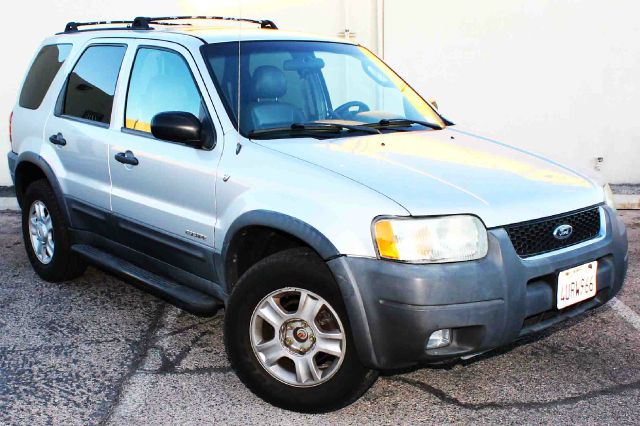 2002 Ford Escape 2008 Toyota LE