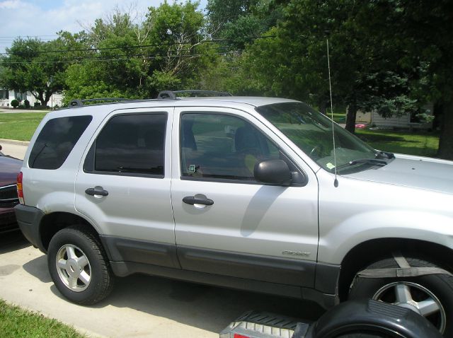 2002 Ford Escape 2010 Volkswagen SE