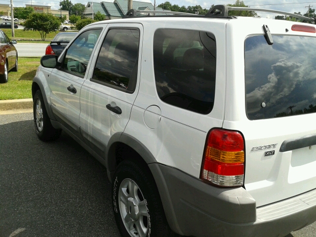 2002 Ford Escape ESi