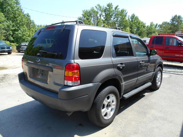 2003 Ford Escape ESi