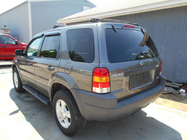 2003 Ford Escape ESi