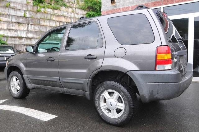 2003 Ford Escape ESi