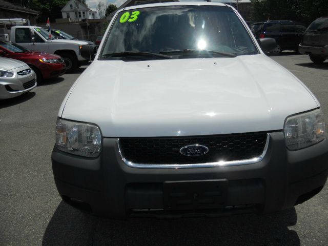 2003 Ford Escape ESi