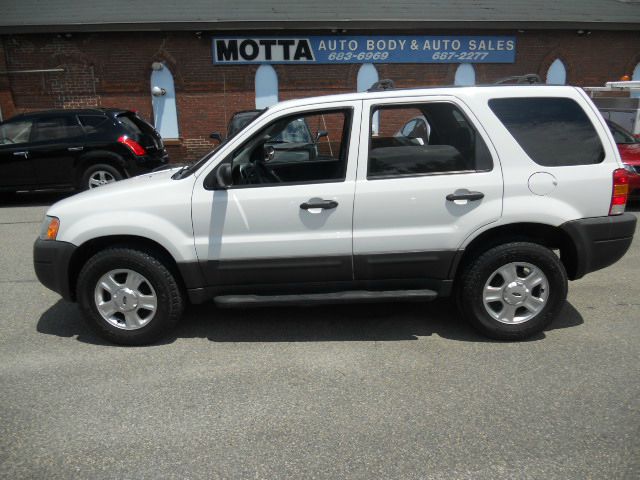 2003 Ford Escape ESi