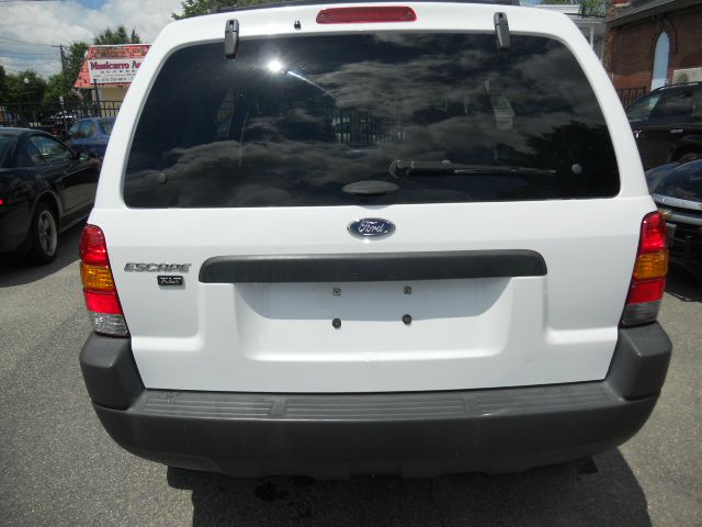 2003 Ford Escape ESi