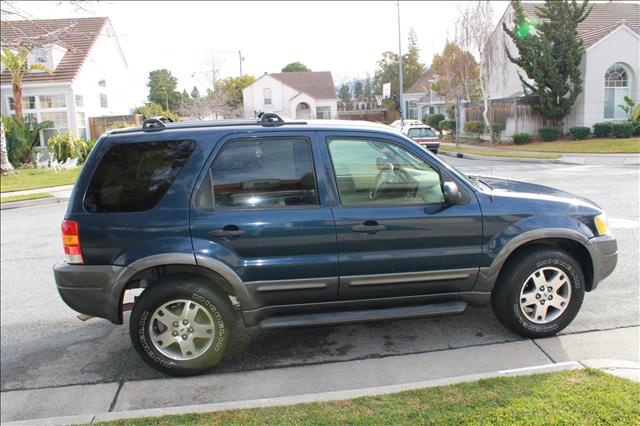 2003 Ford Escape ESi