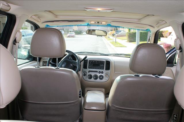 2003 Ford Escape ESi