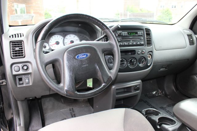 2003 Ford Escape GS 2D Coupe