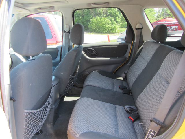 2003 Ford Escape ESi