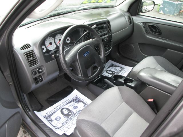 2003 Ford Escape GS 2D Coupe