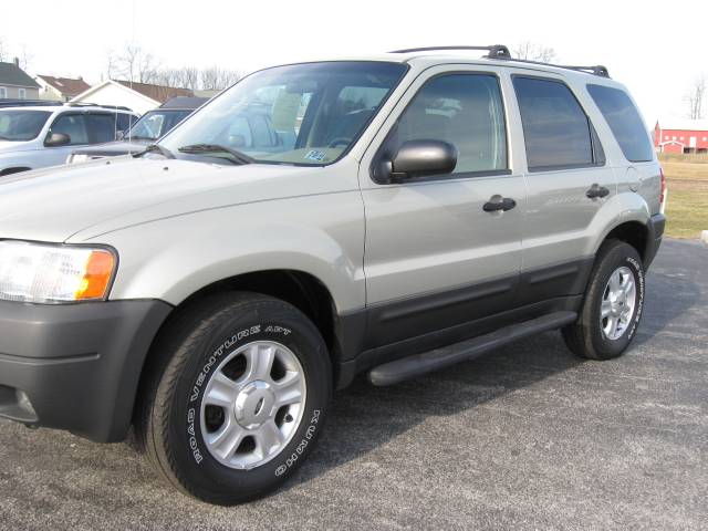 2004 Ford Escape ESi