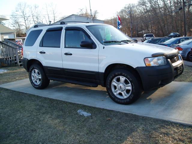 2004 Ford Escape ESi