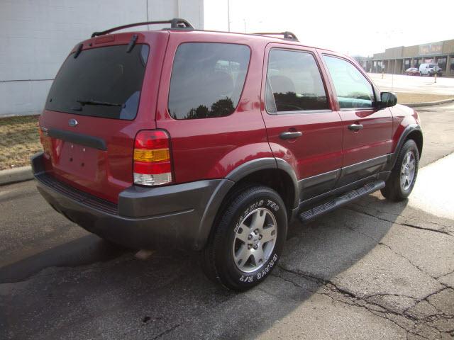 2004 Ford Escape ESi