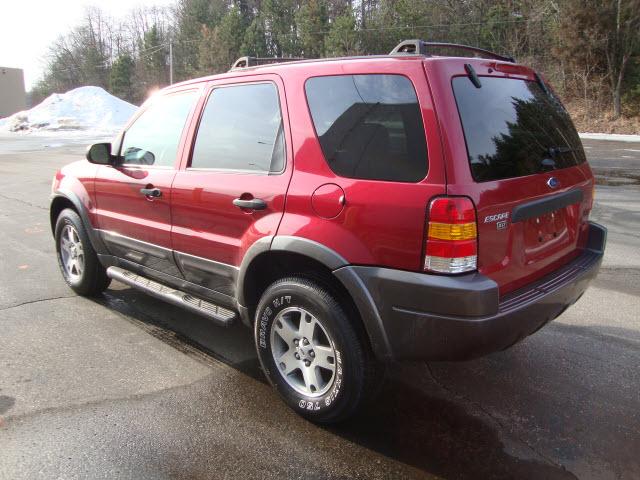 2004 Ford Escape ESi