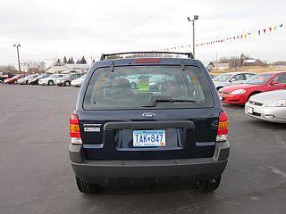 2004 Ford Escape XLS