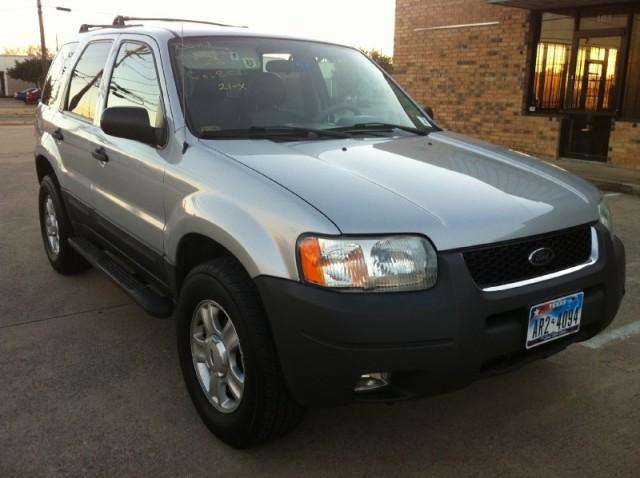 2004 Ford Escape ESi