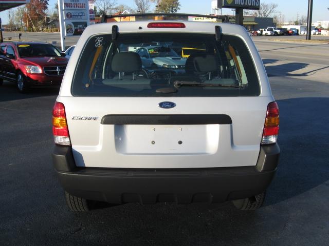 2004 Ford Escape XLS