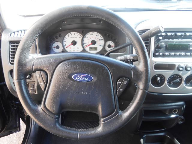 2004 Ford Escape Super