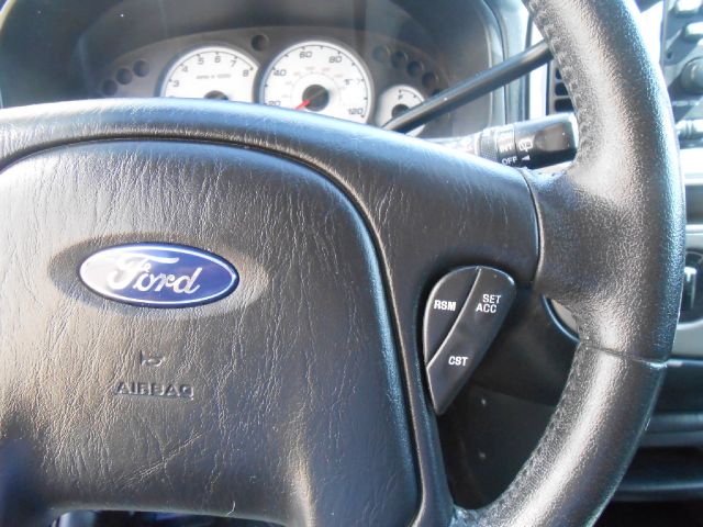 2004 Ford Escape Super