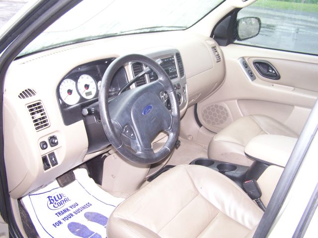 2004 Ford Escape Super