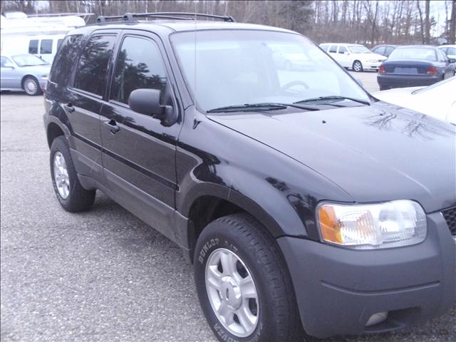 2004 Ford Escape ESi