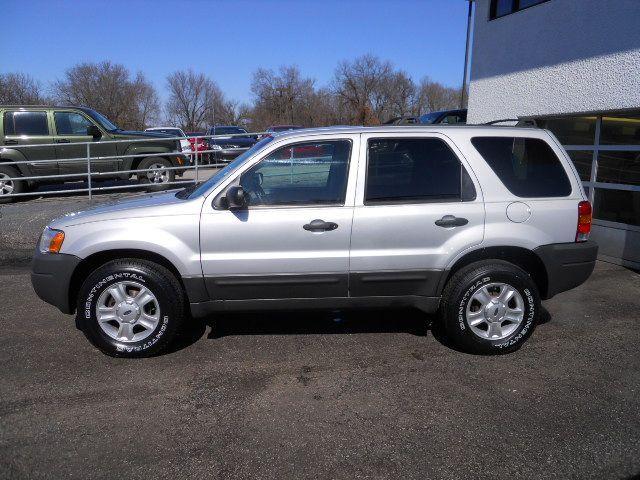 2004 Ford Escape 4dr Sdn XLS