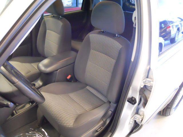 2004 Ford Escape 4dr Sdn XLS