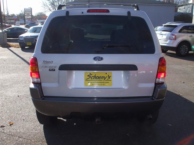 2004 Ford Escape ESi