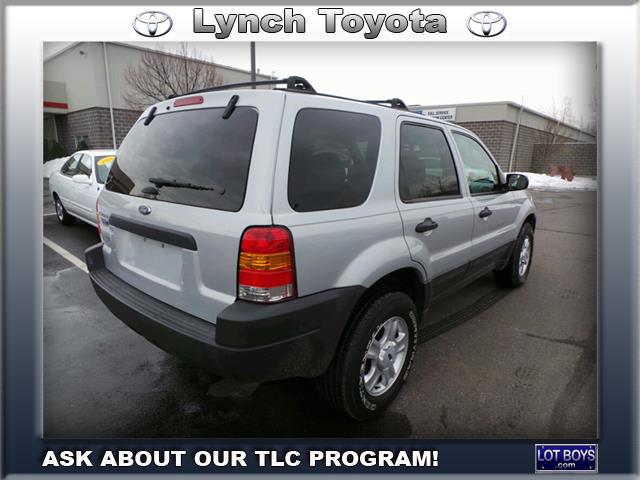 2004 Ford Escape ESi