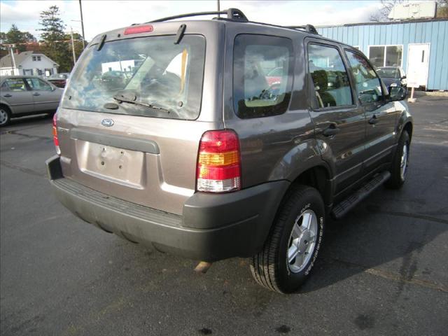 2004 Ford Escape XLS