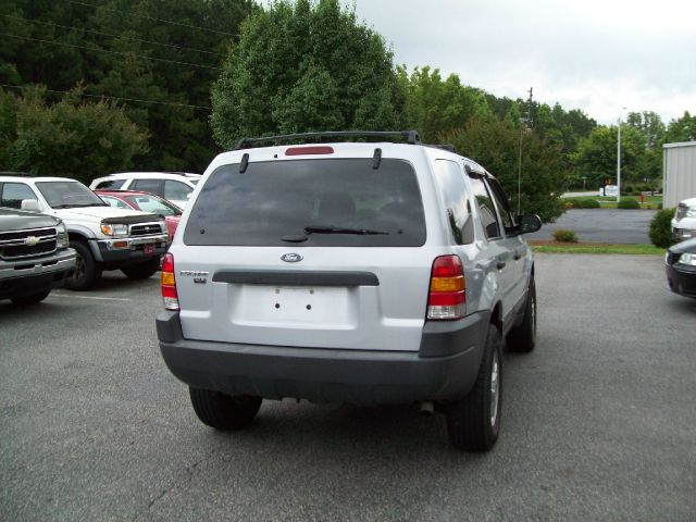 2004 Ford Escape ESi