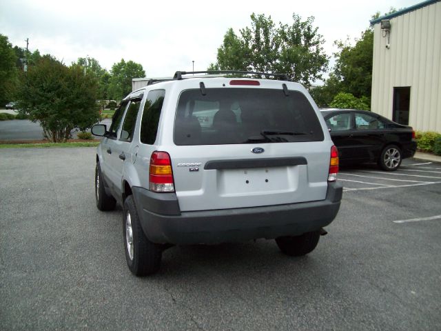 2004 Ford Escape ESi