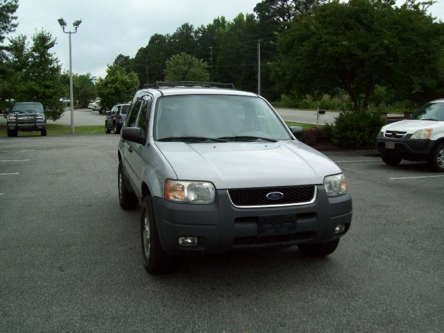 2004 Ford Escape ESi