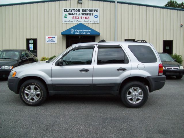 2004 Ford Escape ESi