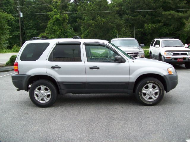 2004 Ford Escape ESi