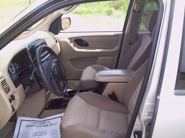 2004 Ford Escape Reg Cab 159.5 WB C5B