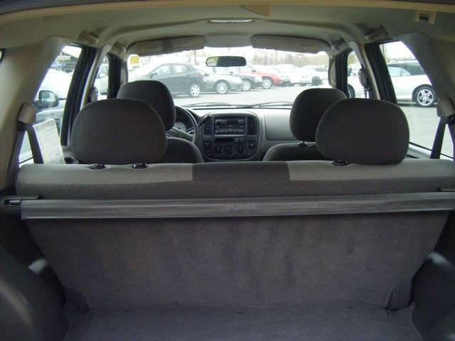 2004 Ford Escape XLS