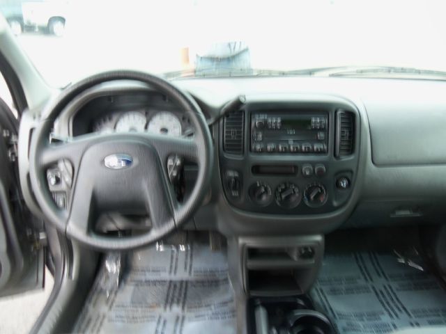 2004 Ford Escape Reg Cab 159.5 WB C5B