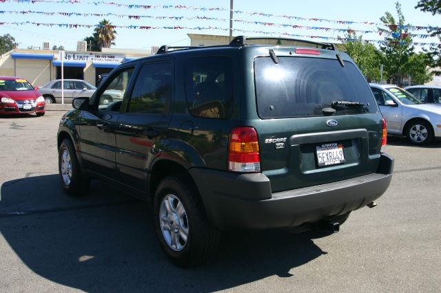 2004 Ford Escape ESi