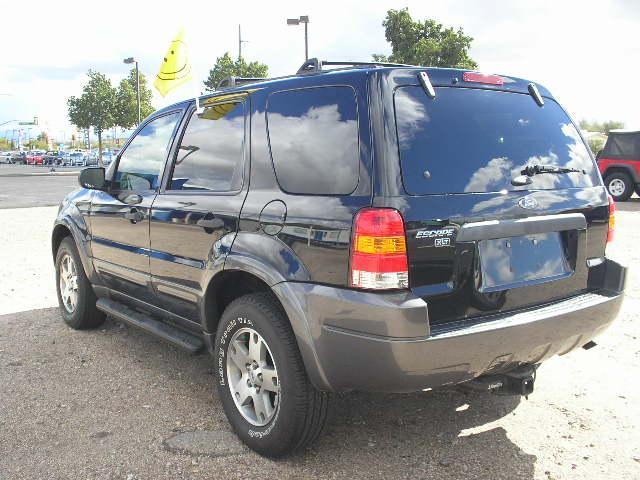 2004 Ford Escape ESi