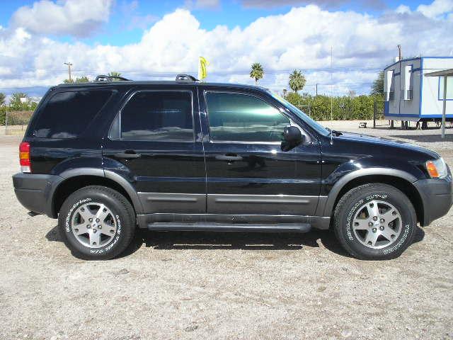 2004 Ford Escape ESi