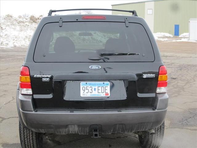 2004 Ford Escape ESi