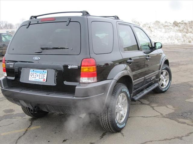 2004 Ford Escape ESi