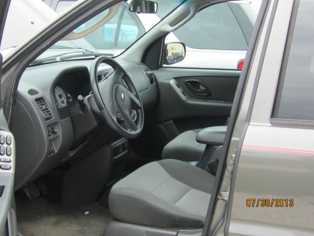 2004 Ford Escape SL 4x4 Regular Cab