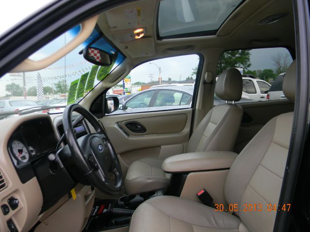 2004 Ford Escape Super